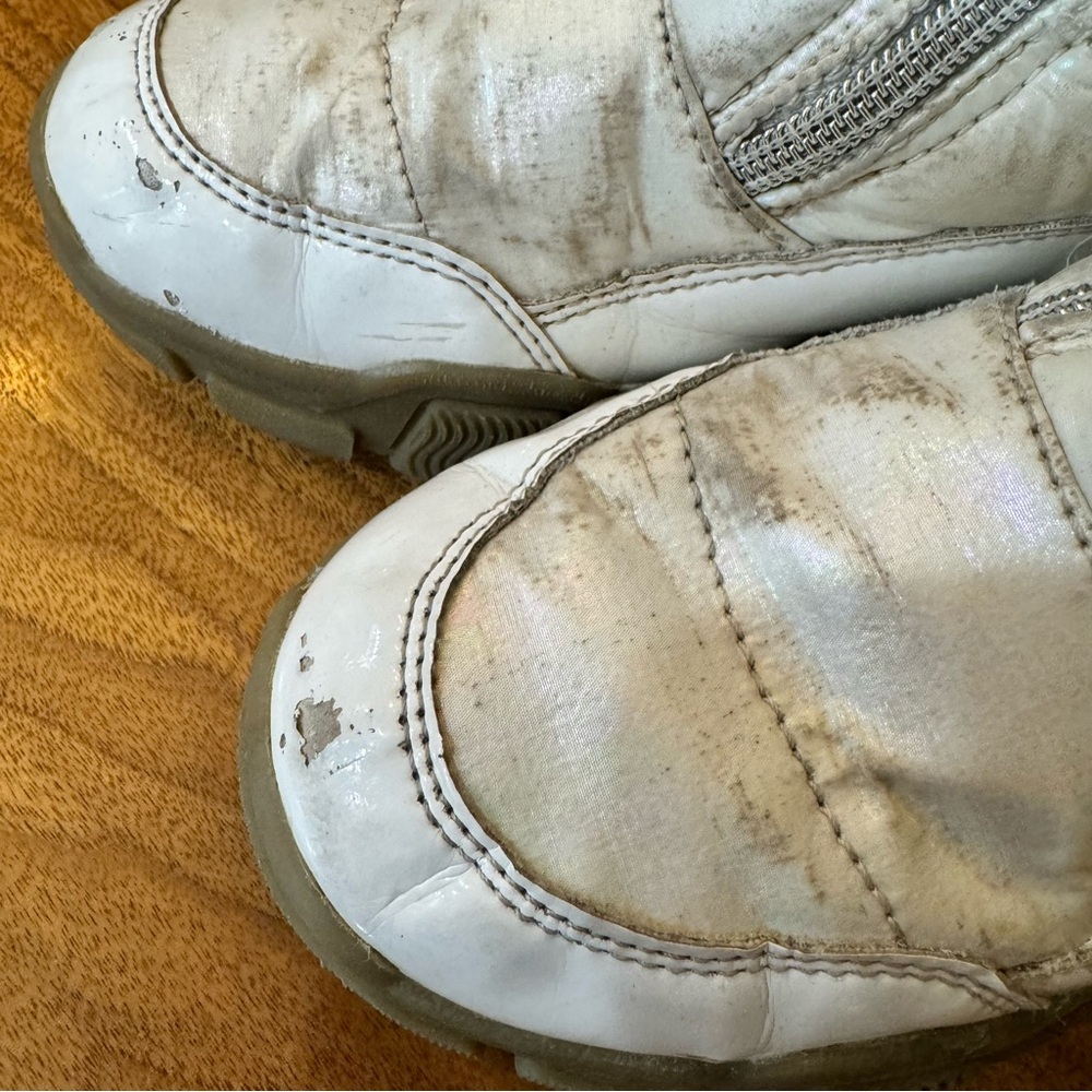 SPROX Space Walk Faux Fur Lined Boot In White Iridescent. Size Toddler 1… - Picture 3 of 16